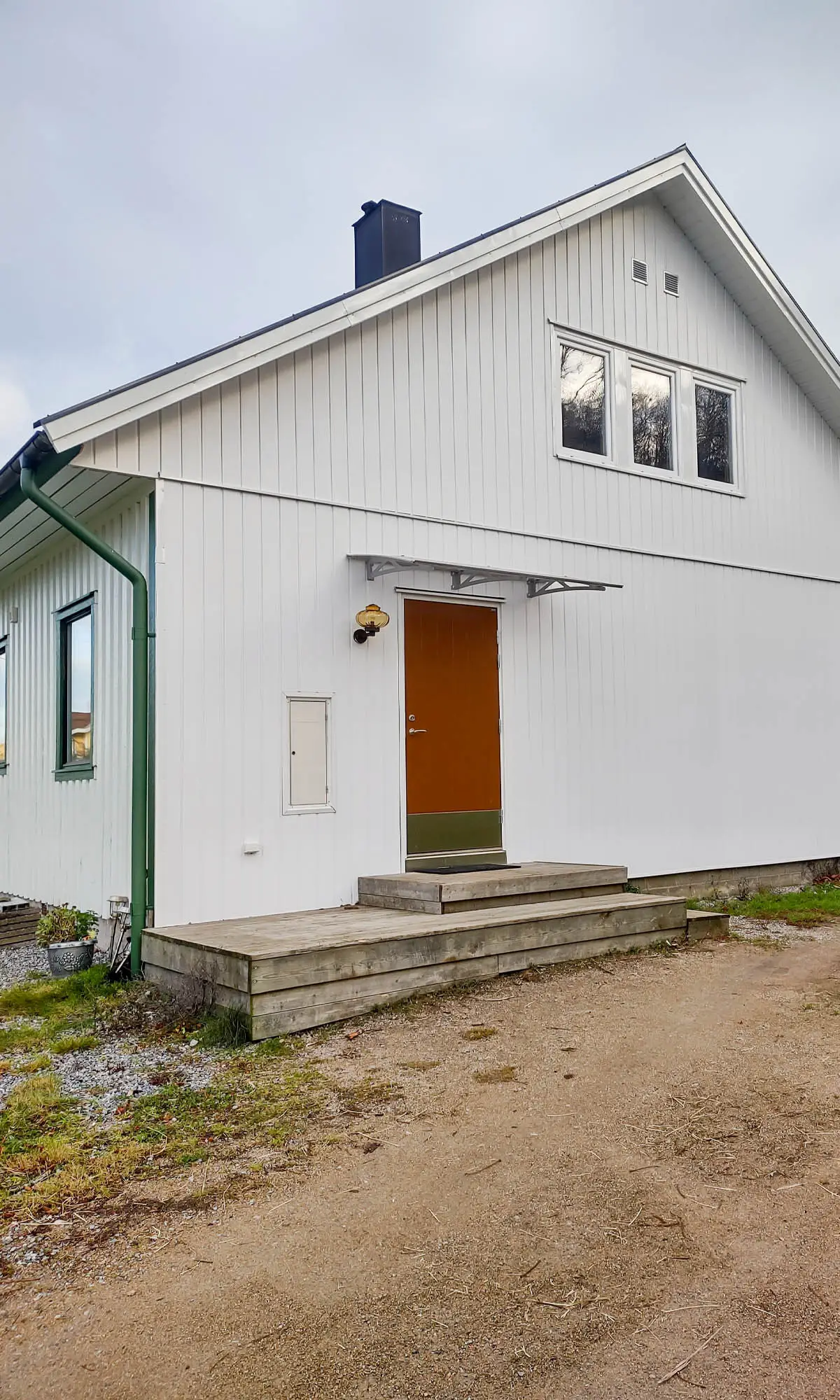 Fasadskåp med Stående Panel i Hunnebo