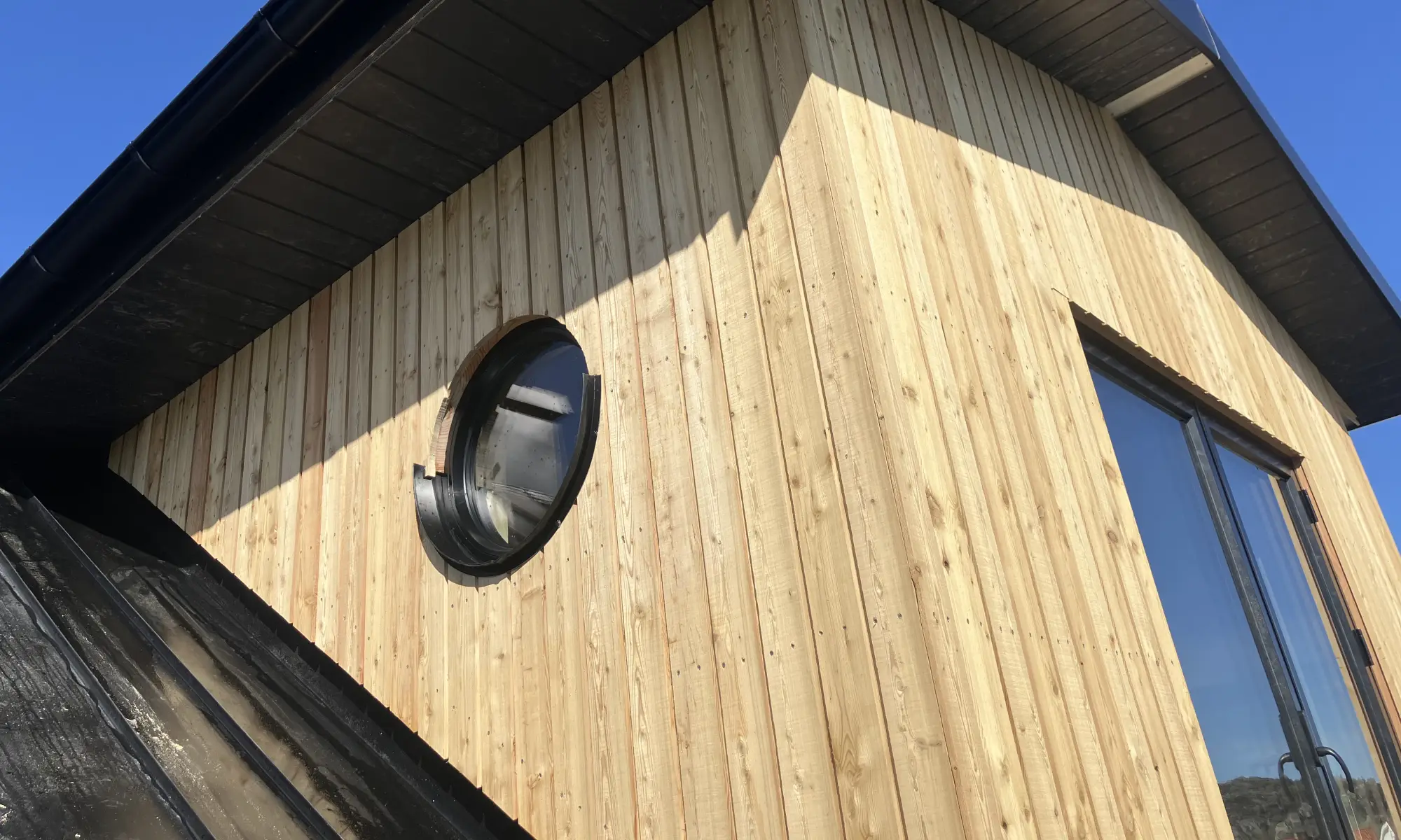 Elegant antracit: OnceWall lyfter