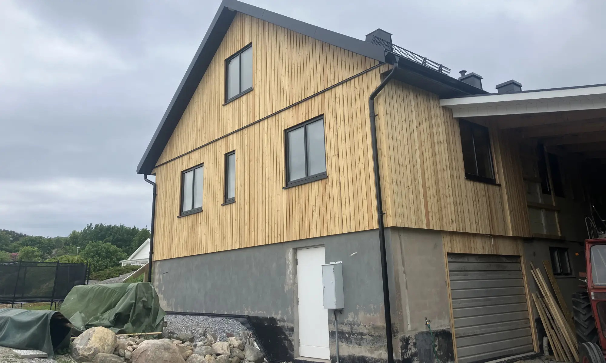 Elegant Antracit och Sverigepanel