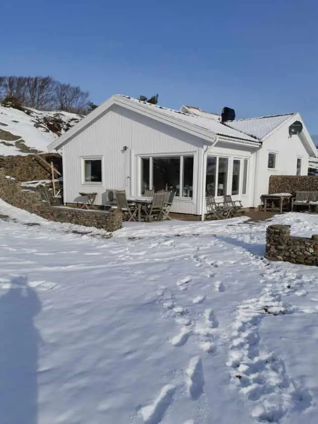 Skärhamn i vinterskrud