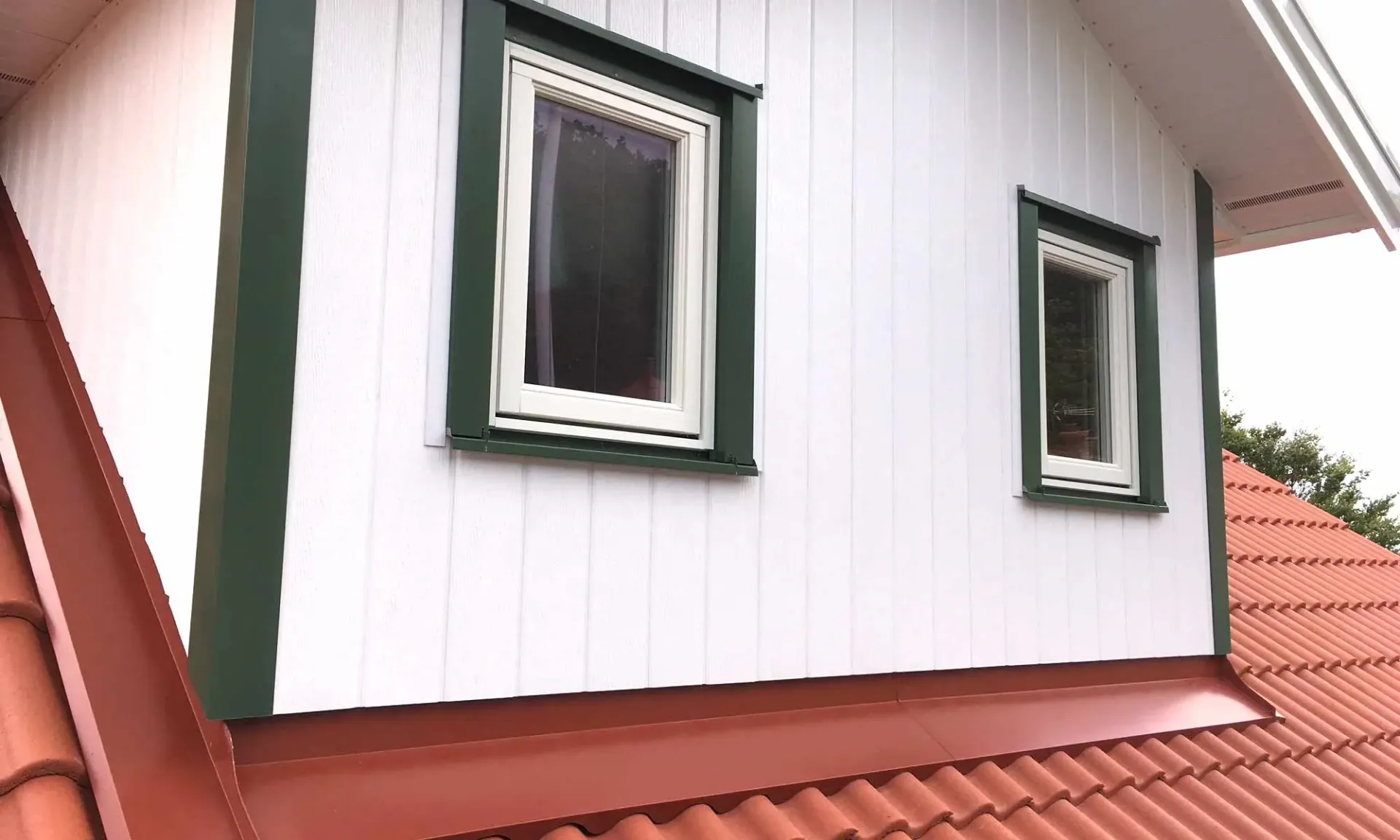 Plåtarbeten plastfasad
