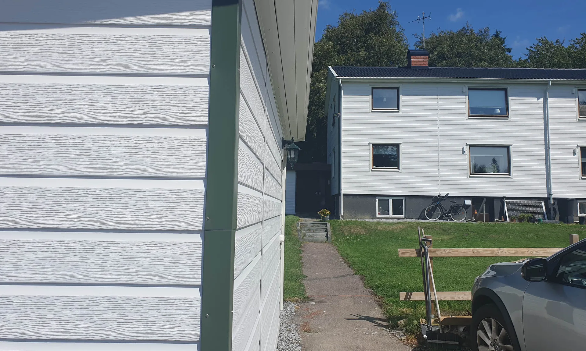 Ny fasad på trähus i Skärhamn