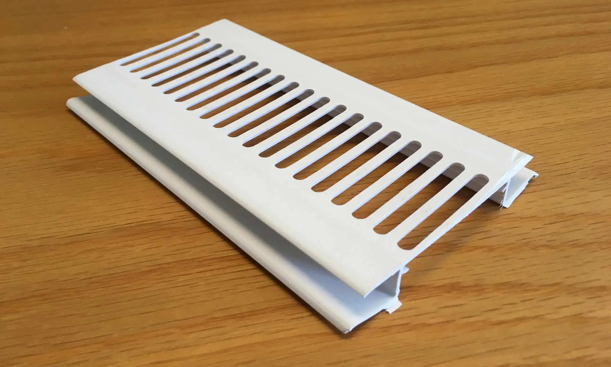 Simsventilation till plastpanel